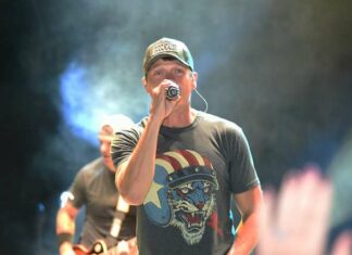 Mort de Brad Arnold : le chanteur et cofondateur de 3 Doors Down décédé à 47 ans Brad Arnold